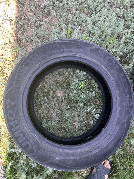 Продам шины 215/60R17 Kumho