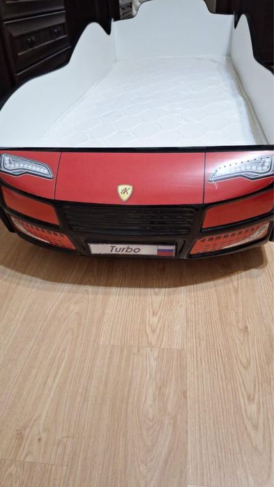 Кровать машина детская