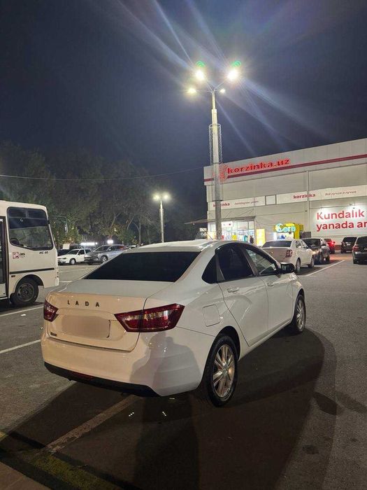 Продается машина Лада веста 2020 г