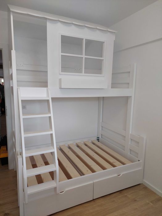 TRANSPORT GRATUIT.Pat etajat cu spatiu pt joaca sau saltea.Cod 2805