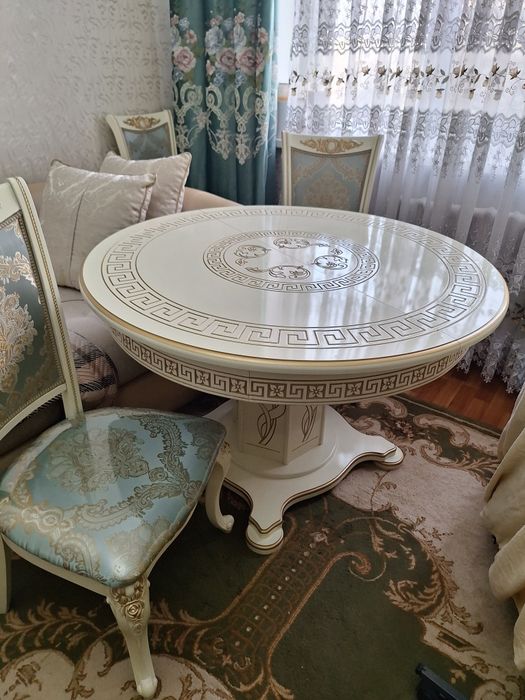 Гарнитур стол и 4 стула