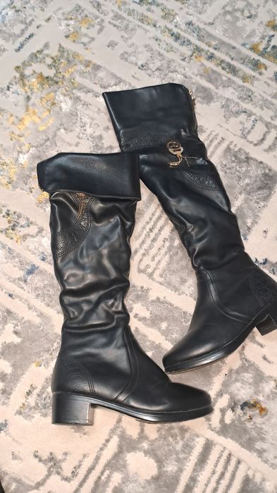 Etik. Uzun tizzani yopadi. 36 razmer