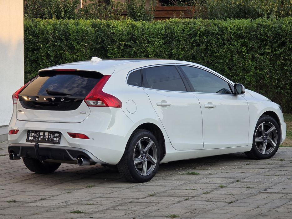 VOLVO V40 2015 — imagine 3