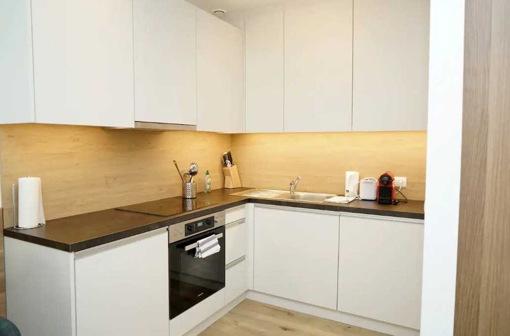 Дава се под наем Двустаен апартамент в Пловдив, Каменица 2 - 69 кв.м за 331.5 € - Снимка #2