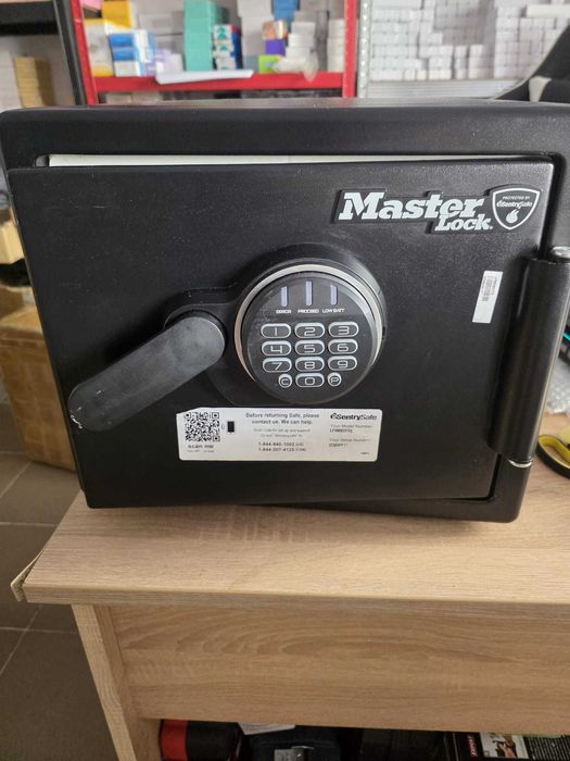 Seif MasterLock LFW082FTC, certificat anti-incendiu, antisoc, impotriva inundatiilor, electronic, 3 bolturi