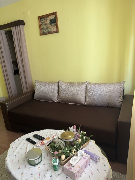 Vand Canapea extensibila cu lada de depozitare