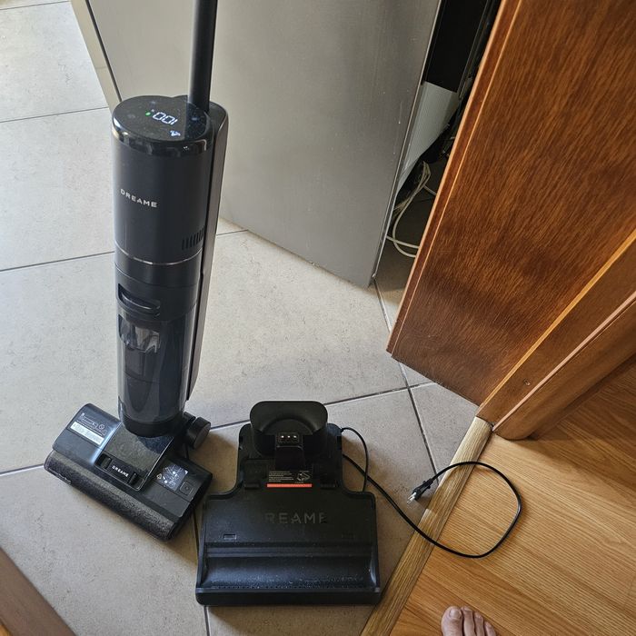 Aspirator umed /uscat  Dreame H12 Pro model HHR25A (pentru piese)dyson