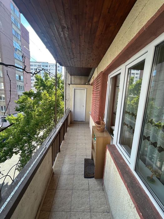 Apartament 3 camere ,ultracentral,garaj ,boxa