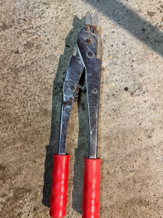 Cleste profesional manual pentru asamblare si sertizare conectori