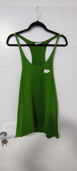 Фитнес тениски и потници