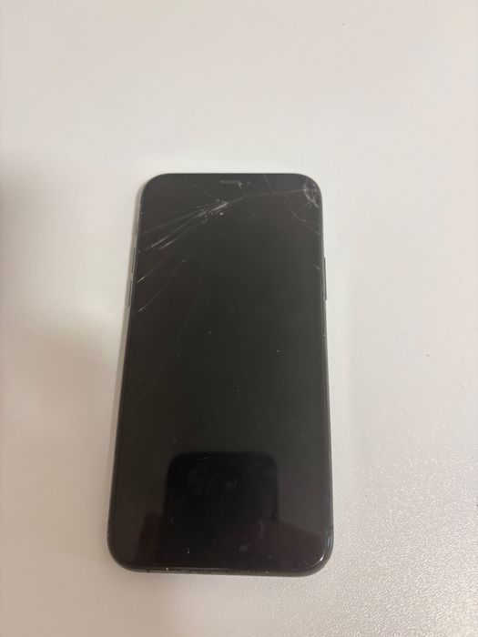 Vand iphone 11 stare folosit si buna