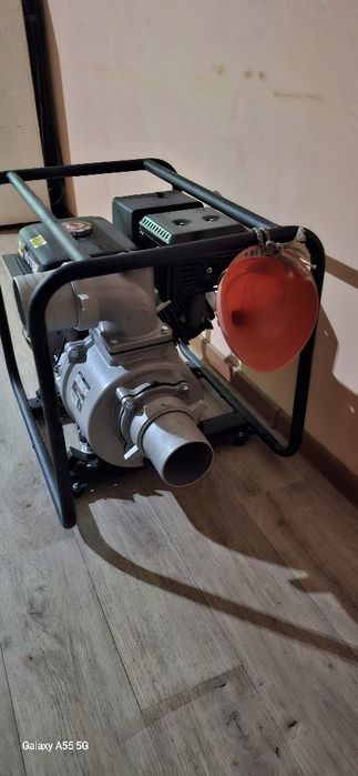 Продам мотопомпу Huter