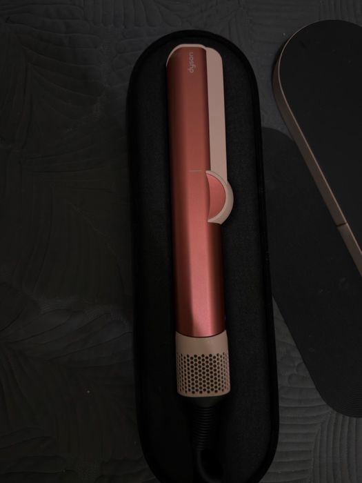 Продам dyson airstrait