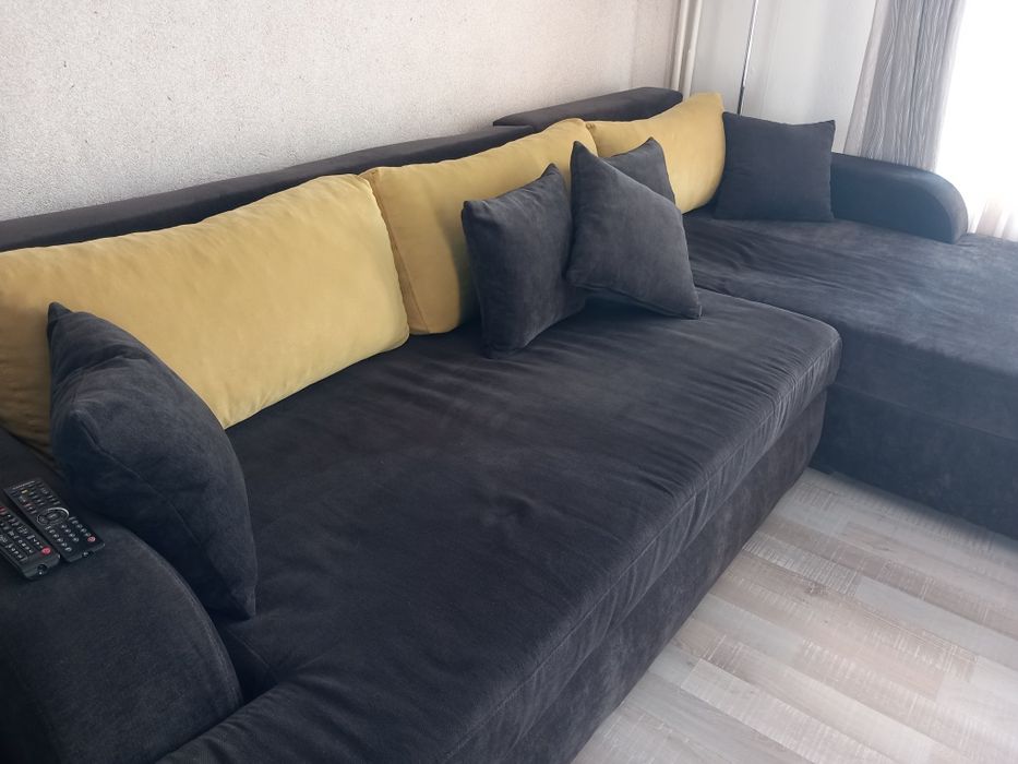 Ъглов диван 300/200 маса и секция