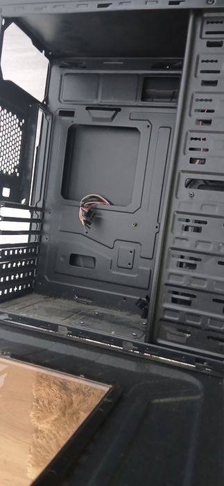 Vand pc si 2 monitoare