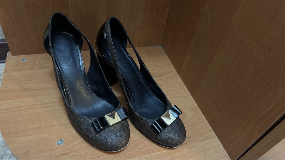 Обувь женская за 5000 тг