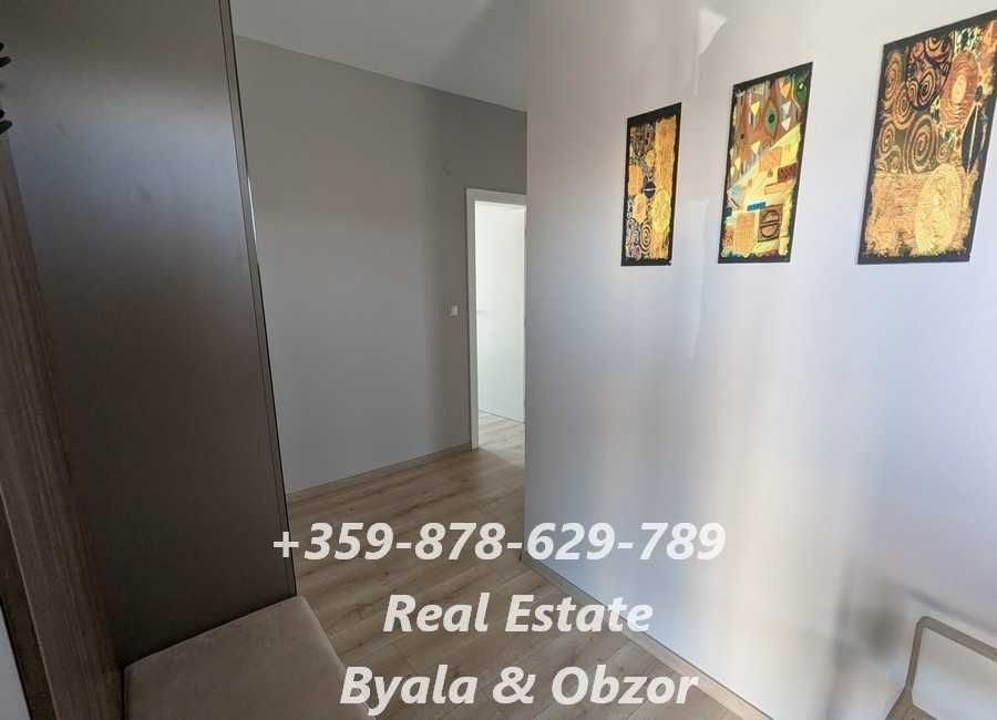 Обзаведен двустаен апартамент с морска гледка на първа линия