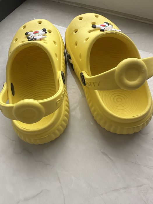 Продам детские кроксы
