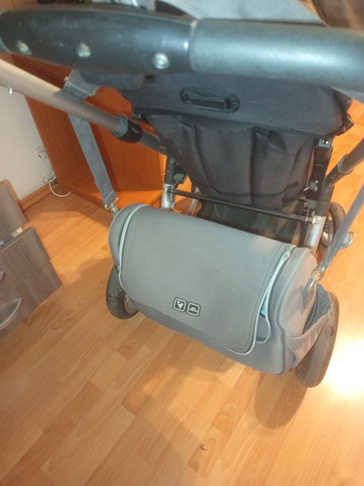 Căruț copii ... Are landou ,scoica de mașina , umbrela de soare geanta și câteva accesorii pentru iarna