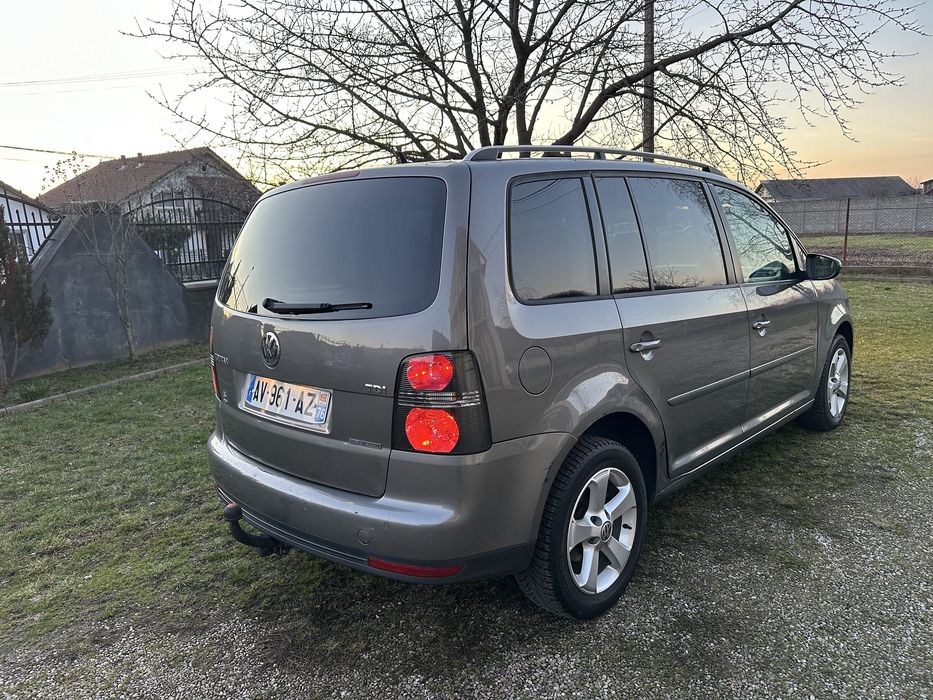 VW Touran 1.9 Tdi 105cp, an 2010