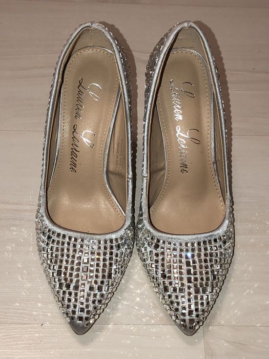 Туфли в стразах новые