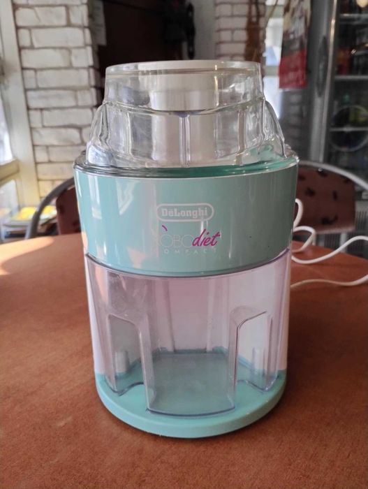 Сокоизтисквачка Delongi robo djet