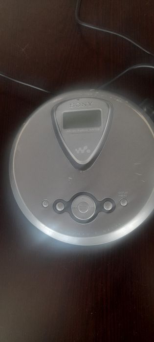 Walkman Sony cu încărcător