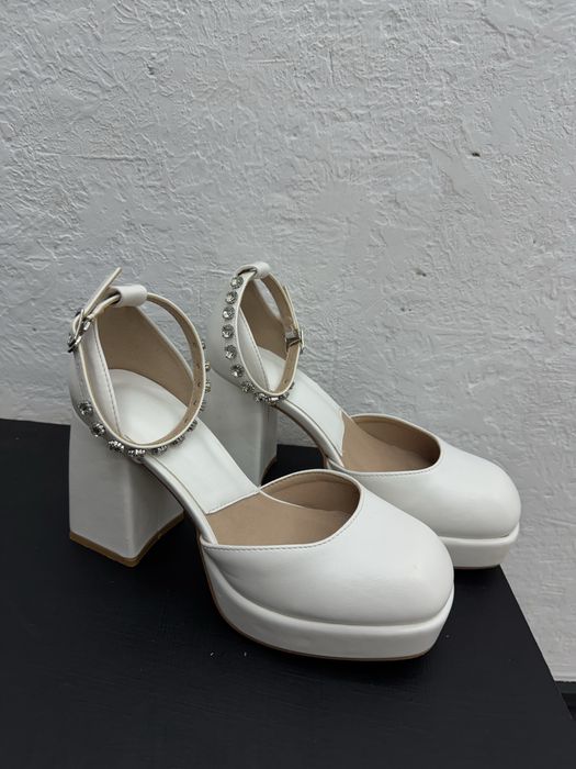 Продам туфли на выпускной