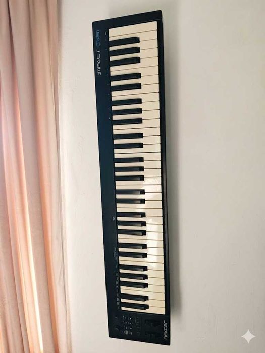 Controller MIDI Nektar Impact GX61 (61 clape)