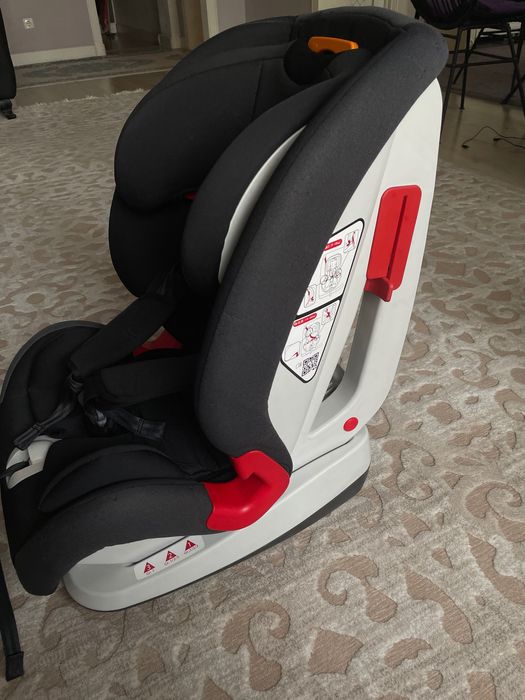 Chicco автокресло