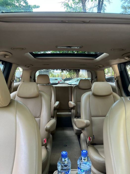 Услуга перевозки трансфер минивэн Kia Carnival Киа Карнивал такси