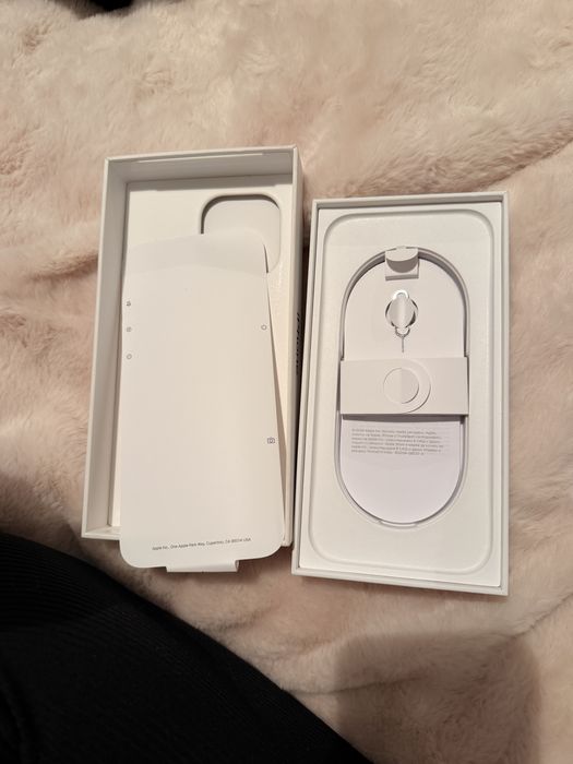 Vand iPhone 16 Pro Max 256GB, Negru