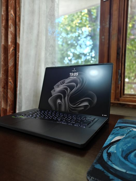 Asus Rog Zephyrus m16