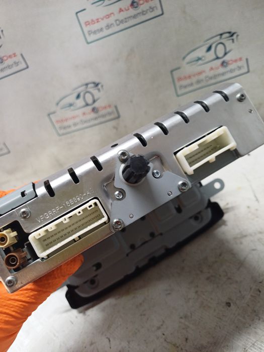 cd player  dacia logan mcv 1.0 benzina 2018