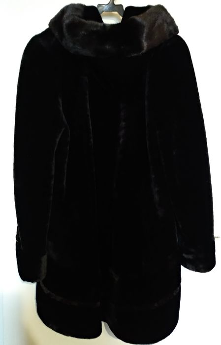 Продам мутоновую шубу МиРель