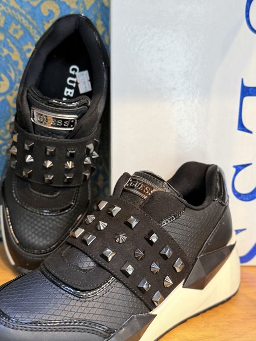 Дамски маратонки GUESS 36.37 Black