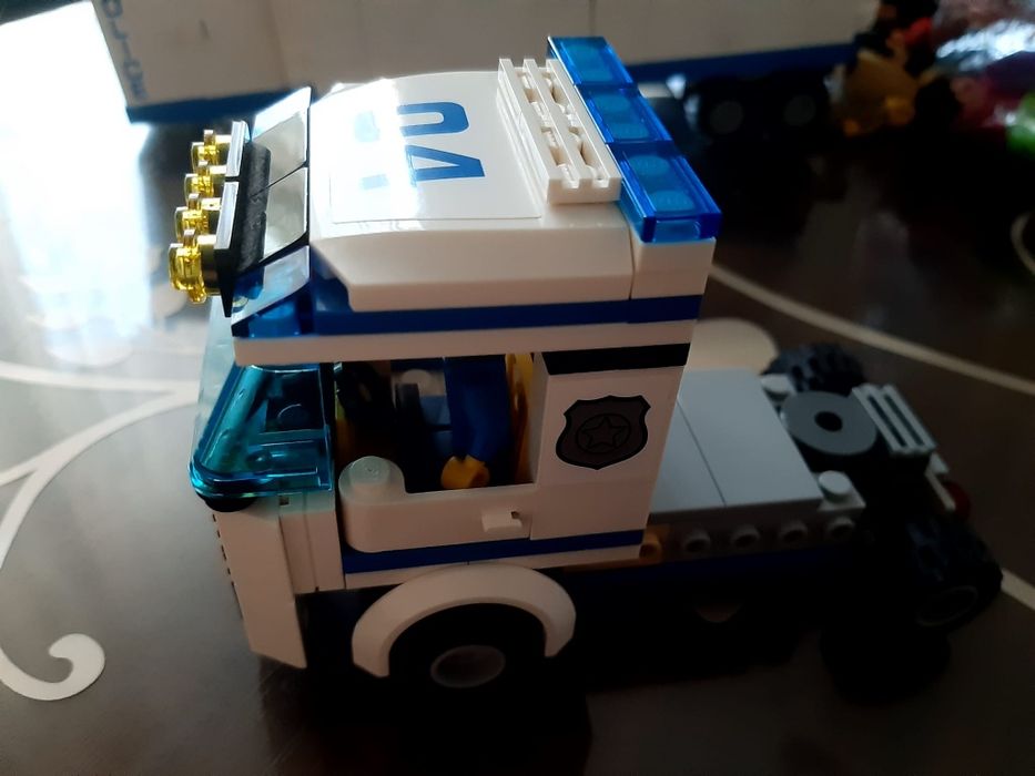 LEGO City – Centru Mobil de Poliție