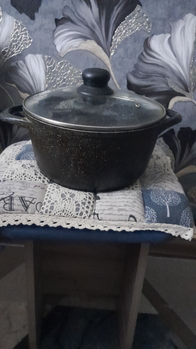 Продам кастрюлю 4000