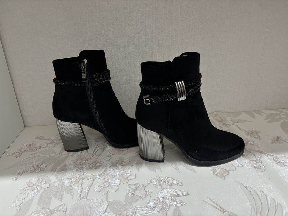 Продается обувь осенние и летние