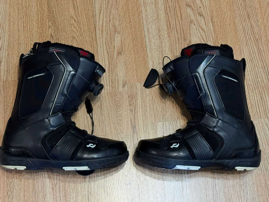 Лижи и ботинки горние