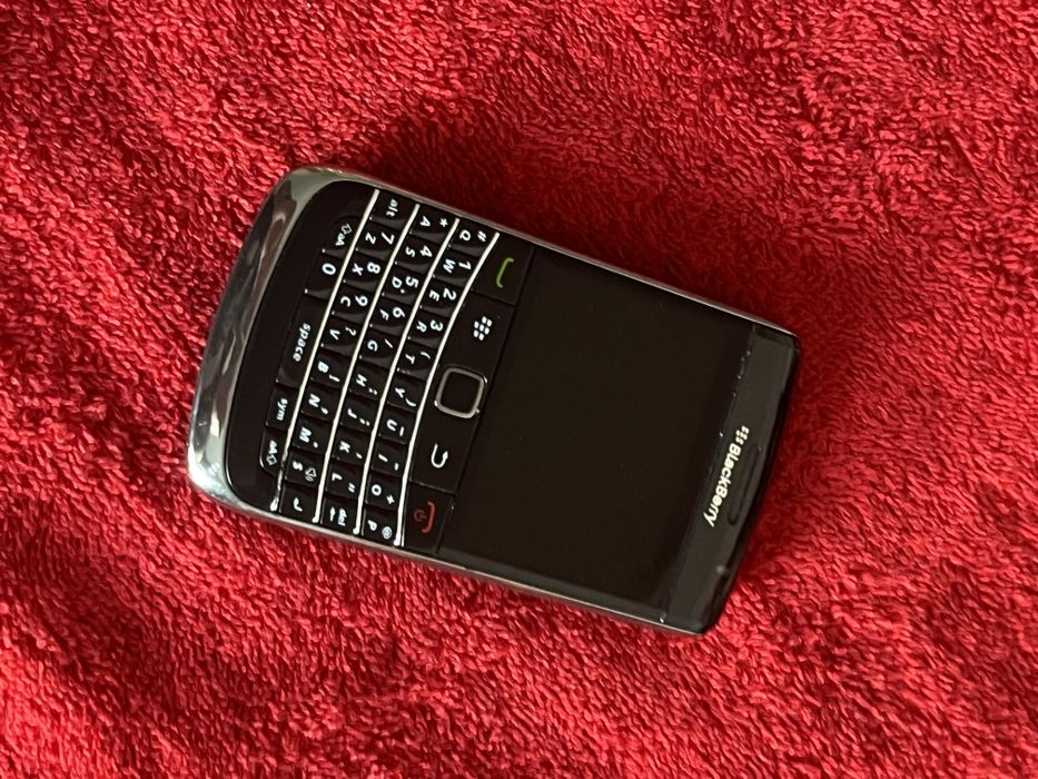 Telefon BlackBerry 9700