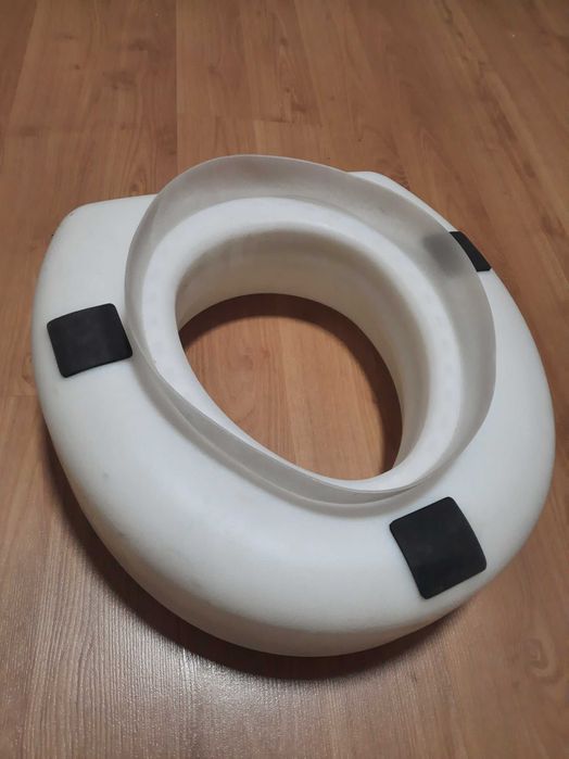 Накладка на унитаз медицинская