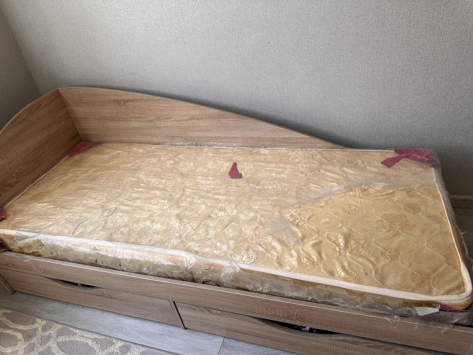 Односпальная кровать