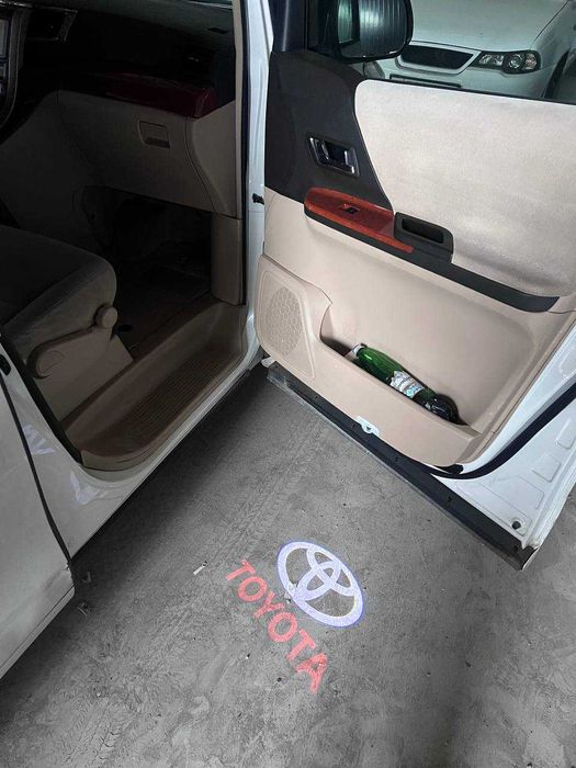 Toyota Alphard 2012
