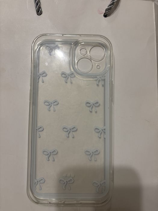 продам 2 чехла на айфон 15 plus