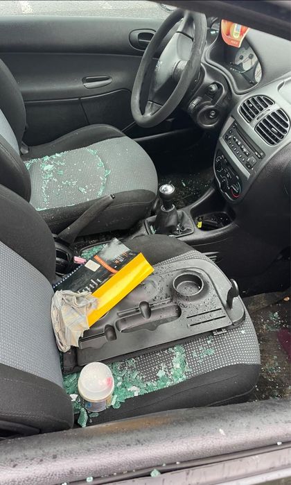 Vând Peugeot 206, 1.4 benzină , al 3-lea proprietar