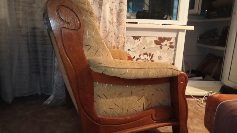 Мягкий уголок с деревянного массива