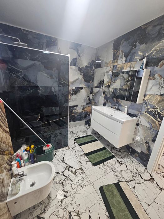 Casa complet mobilata, parter plus etaj