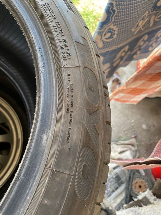 Продам 2 шины 235/45 ZR17