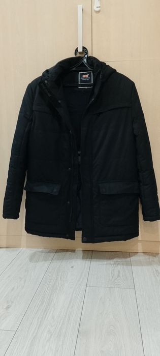 Продам куртки       .